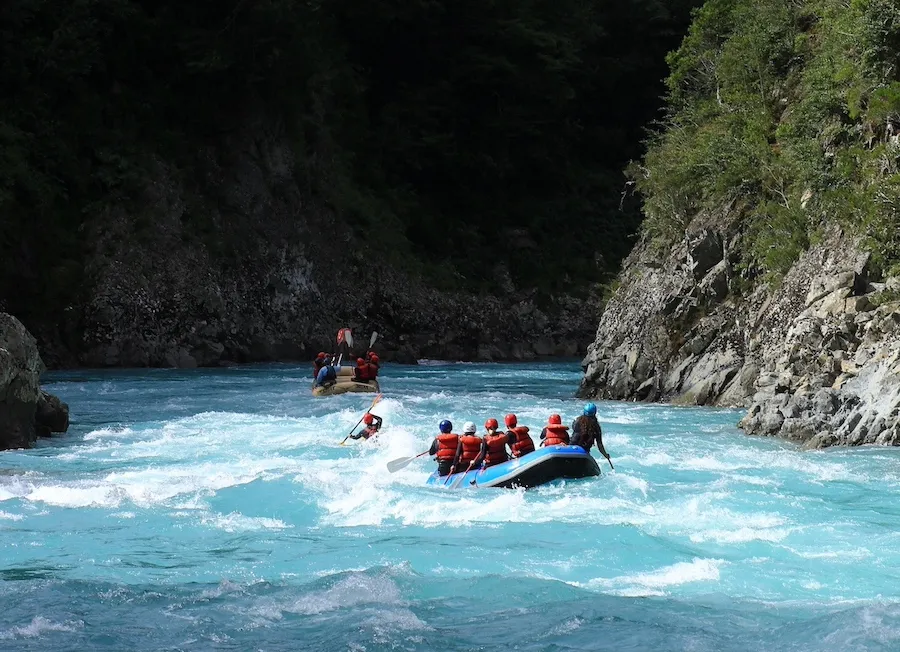 Rafting the Puelo through El Portón